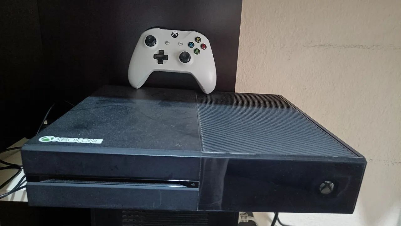Xbox One 1TB -com caixa e tudo - Foto 2