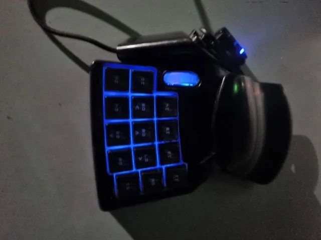 Teclado Razer Nostromo para jogos para PC Funcionando  - Foto 3
