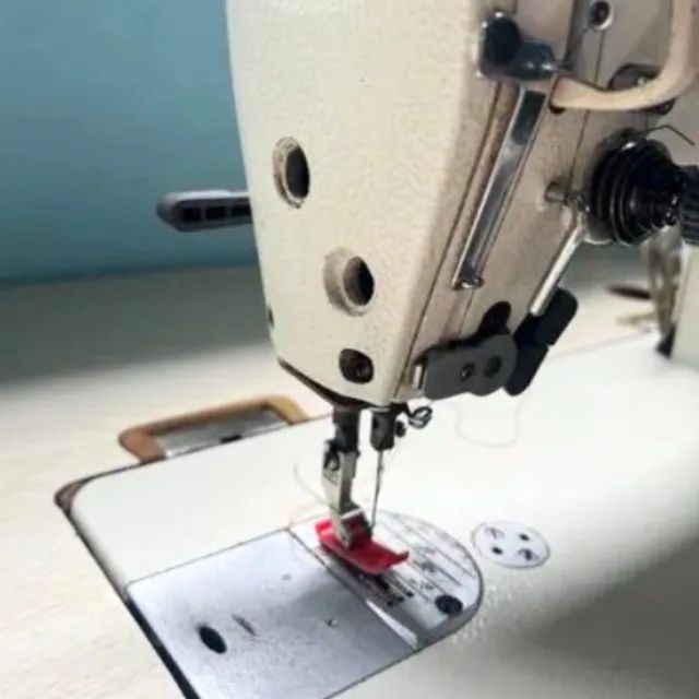 Maquina de Costura Reta Eletrônica Zoje Revisada - Foto 3