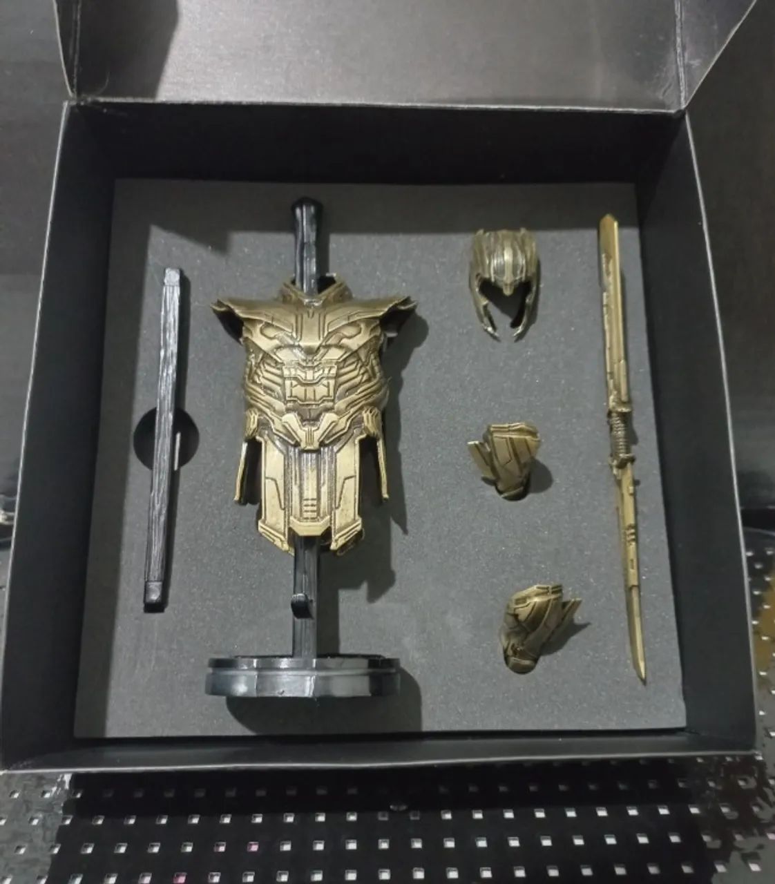 Thanos: Armadura completa (Omelete Box) - Foto 3