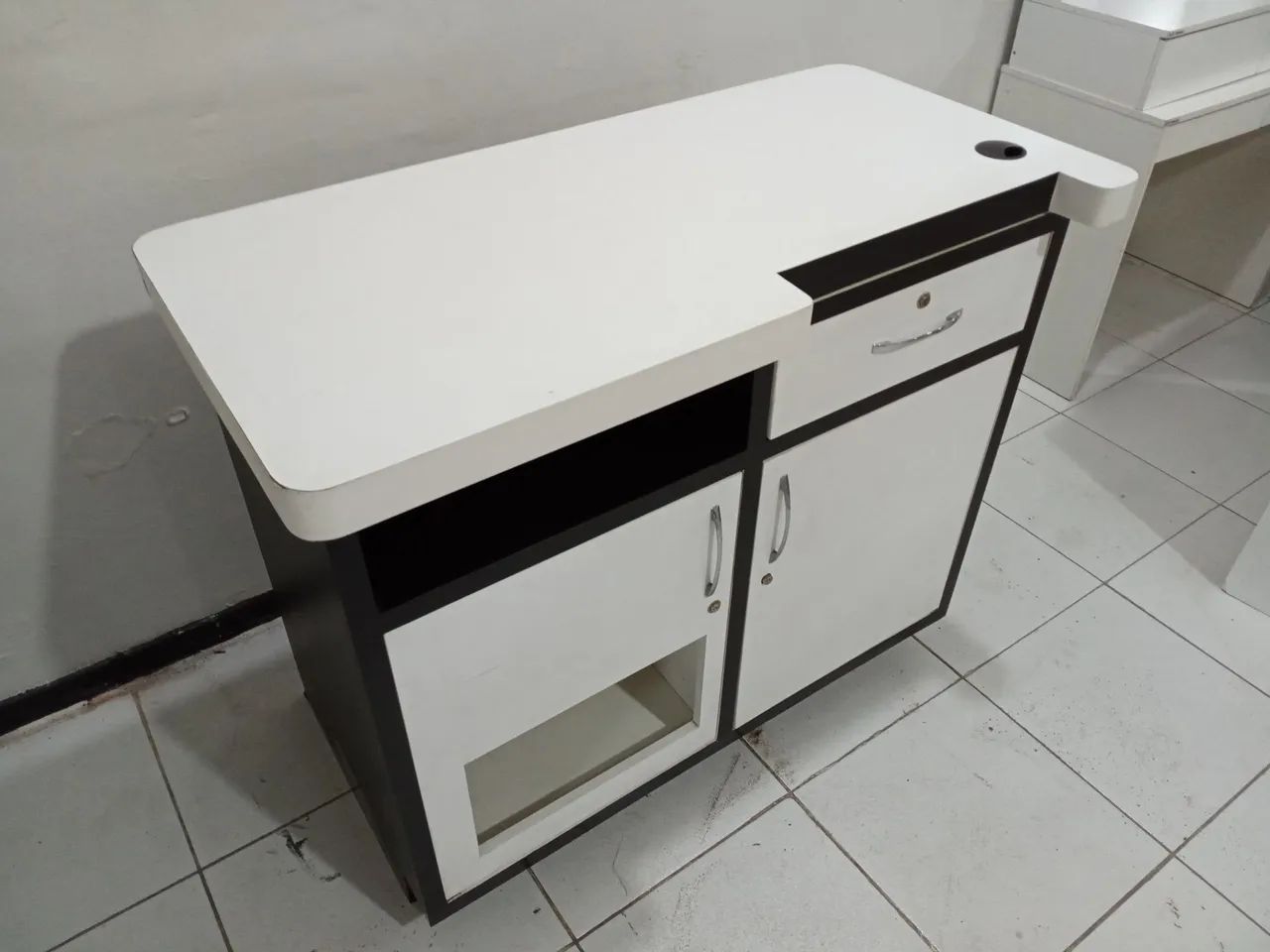 Balcão com 1 Gaveta e 2 Portas em MDP