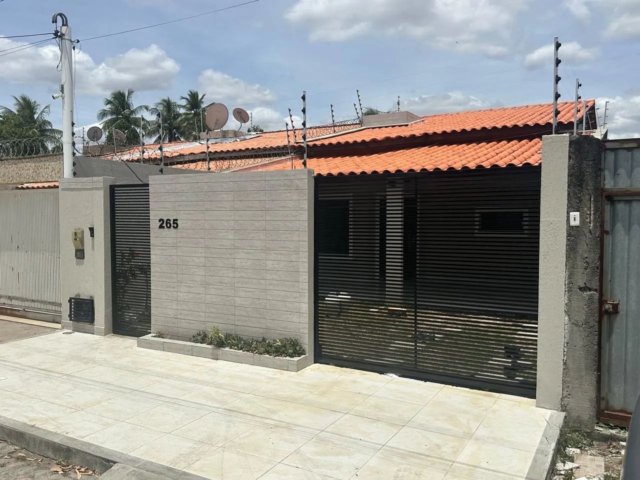 CASA 3/4 SENDO UM SUITE! 