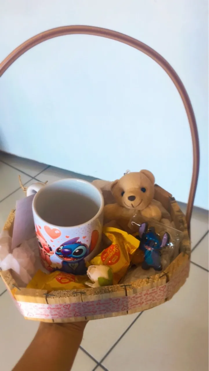 Cesta de Presente Stitch