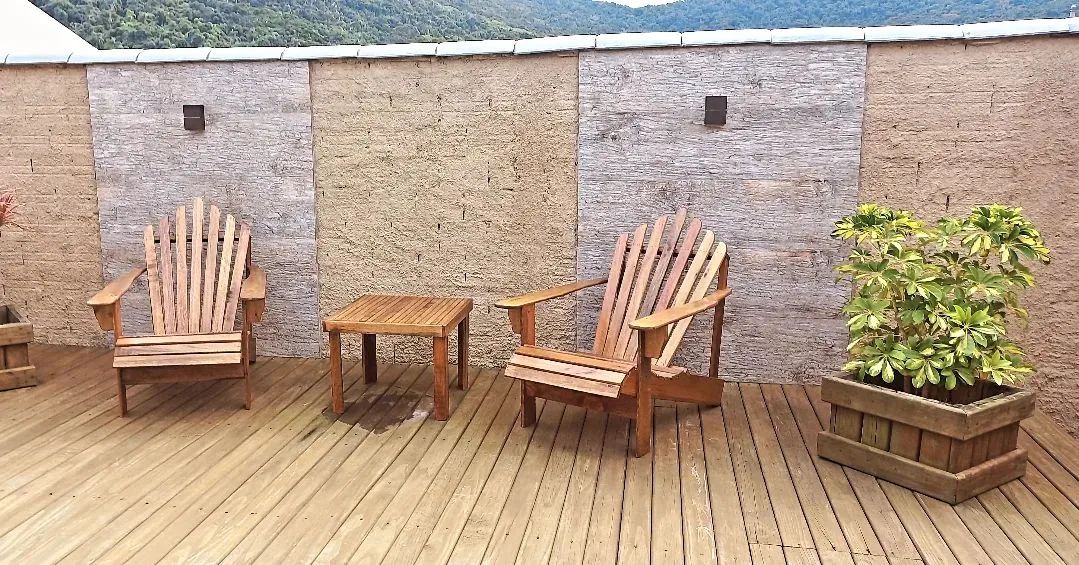 Cadeiras e mesinha de Madeira para Área Externa - Foto 3