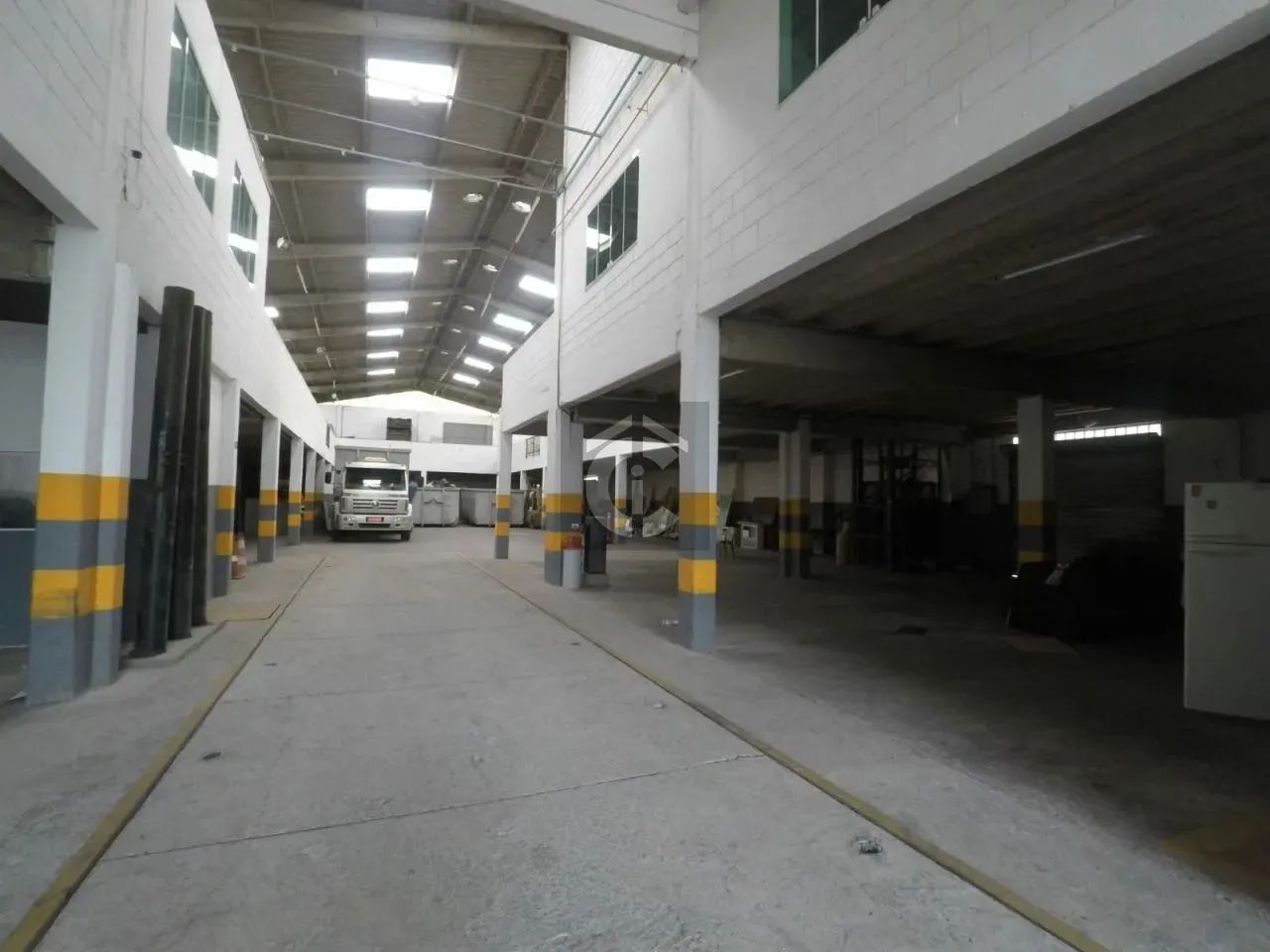Galpão à venda, 2500m², entrada para caminhão, escritório e elevador - Mooca. - Foto 3