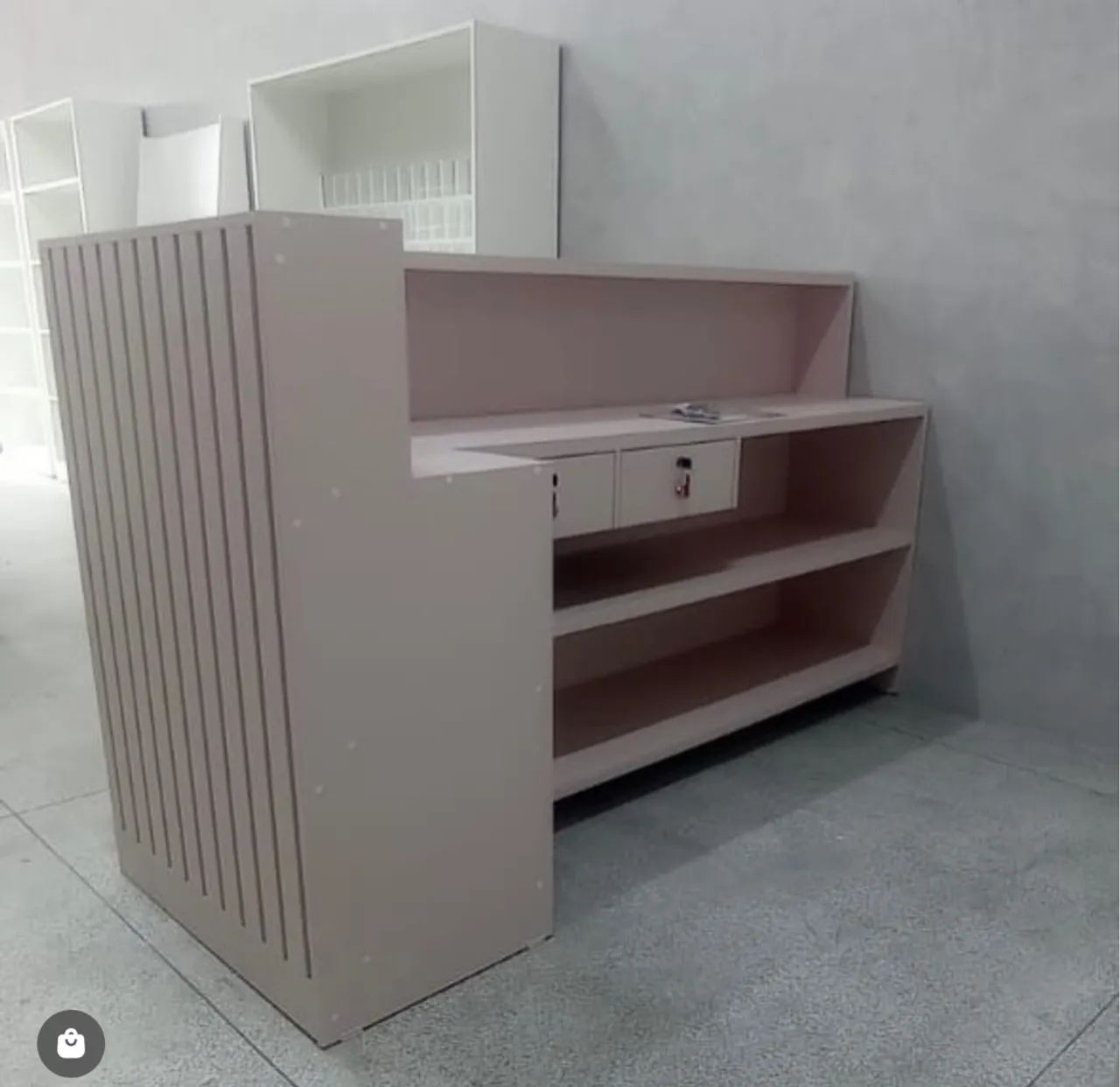 Balcão de recepção para loja 