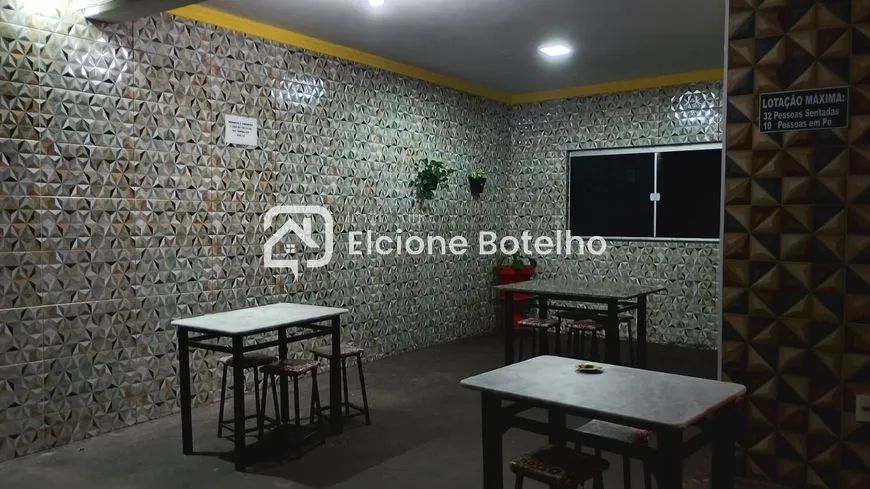 Casa comercial para aluguel de aprox. 250 m², com 6 quartos, no bairro Santa Rosa - Uberlâ