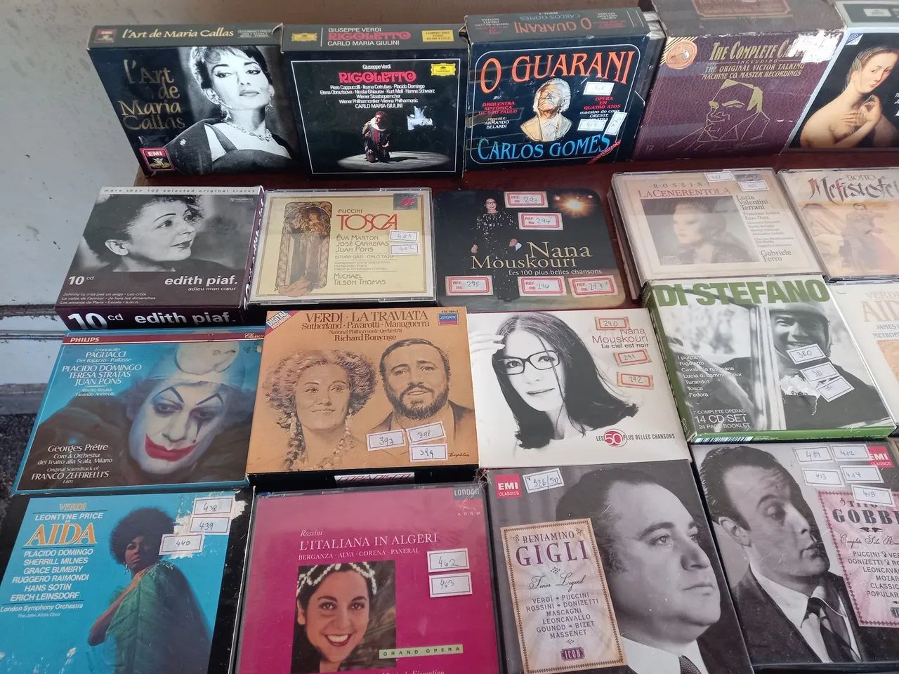 Coleção com 50 boxset de música clássica
