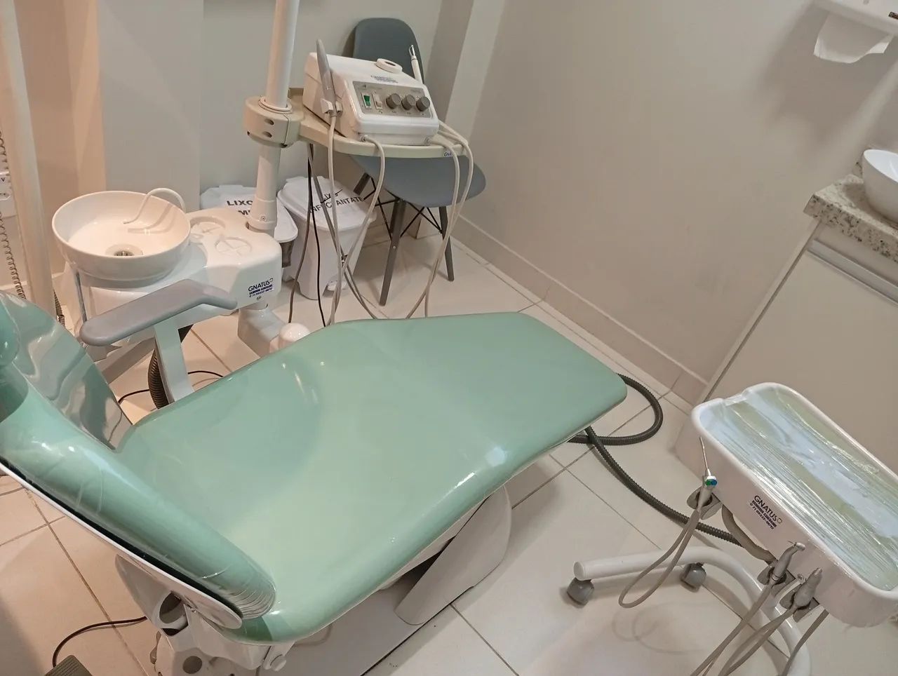 Cadeiras odontológicas reformadas  - Foto 3