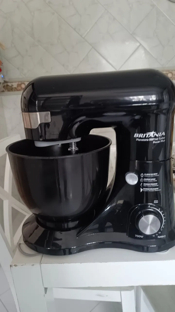 Batedeira Planetária Britânia BBP760 Turbo Power Plus