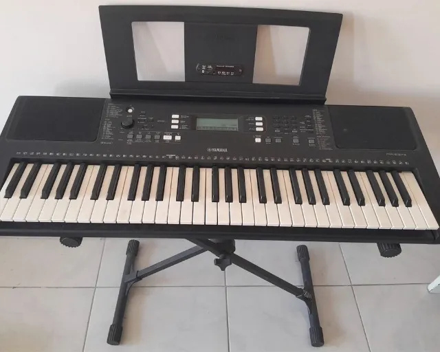 Teclado Yamaha PSR E-373
