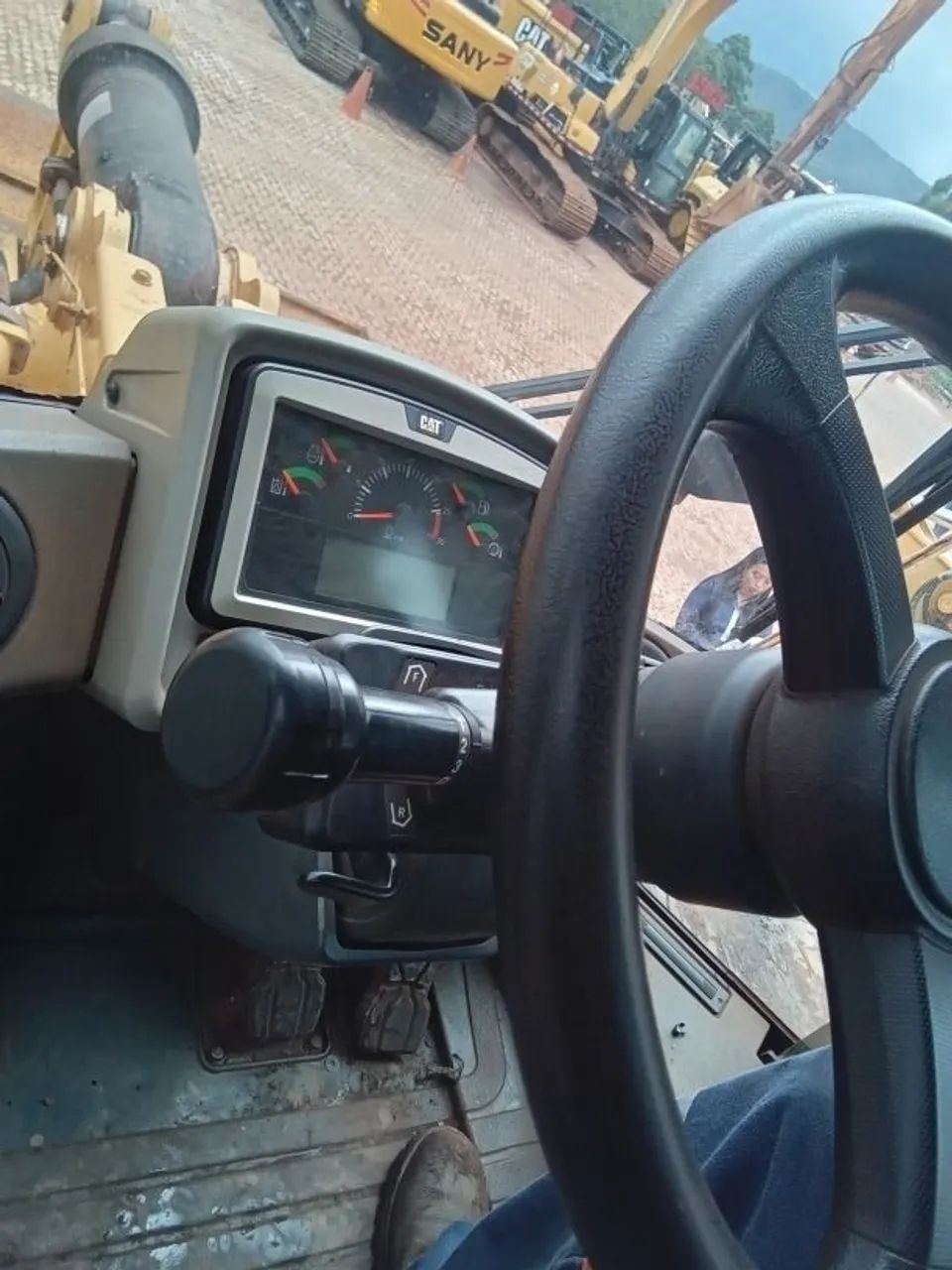 Pá Carregadeira Caterpillar 966L - Foto 4