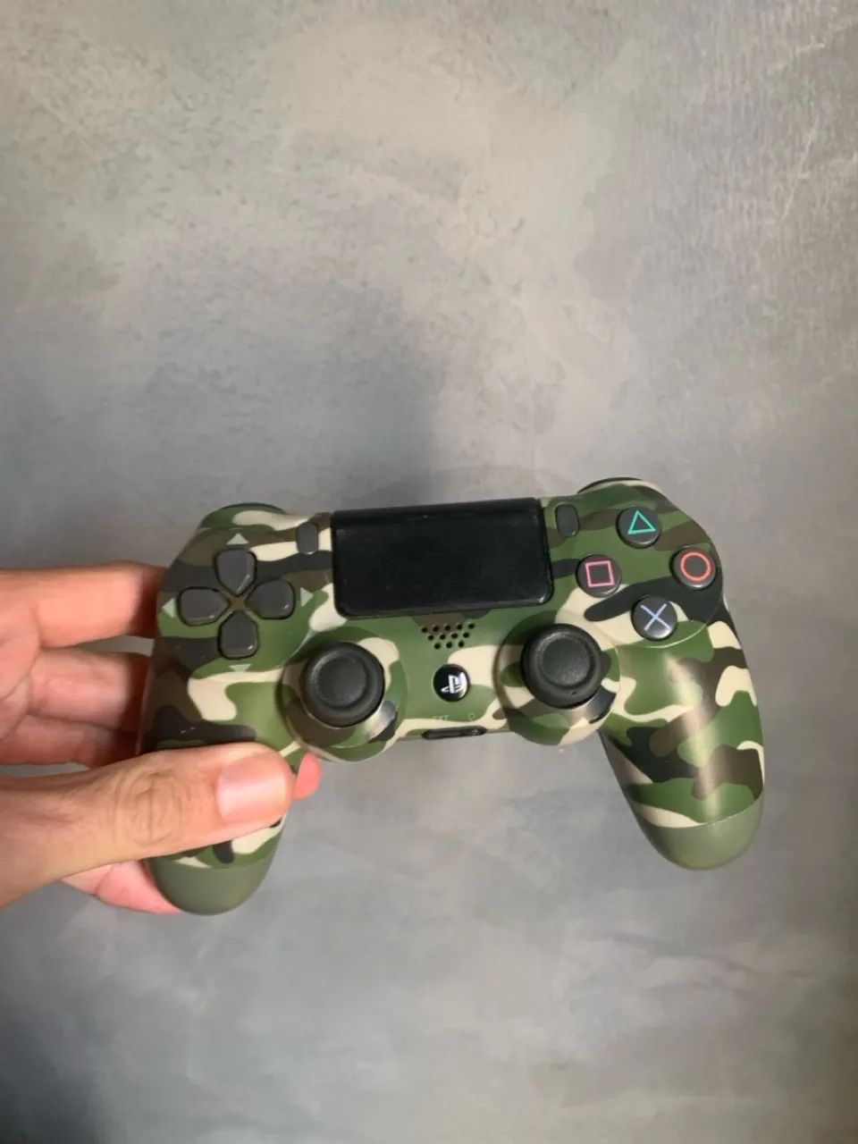 Controle PS4 camuflado