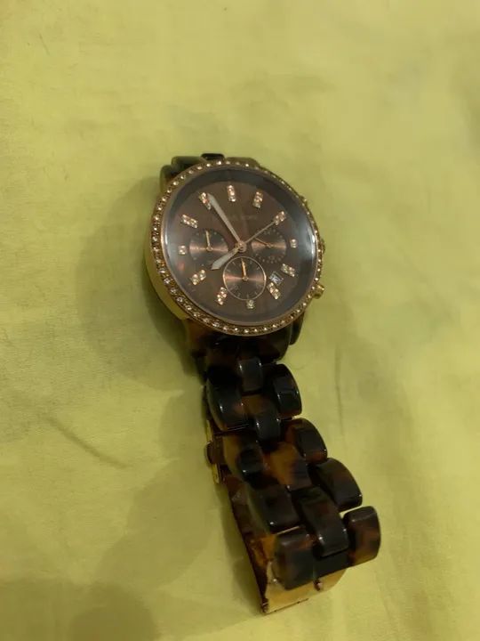 Relógio Michael Kors Feminino Dourado com pulseira de Tartaruga - Foto 2