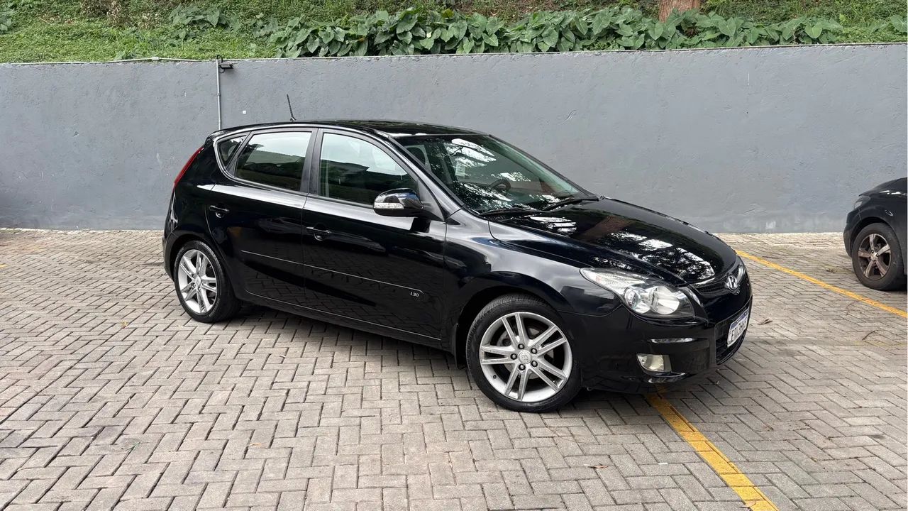 Hyundai i30 GLS 2011 Automático - Completo Teto Solar + Ar Digital