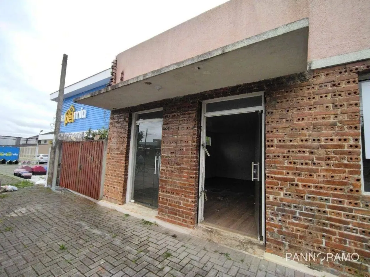 Imóvel Comercial de 100m² para Alugar no Juvevê, Curitiba: Terreno Amplo de 616m² com Esta