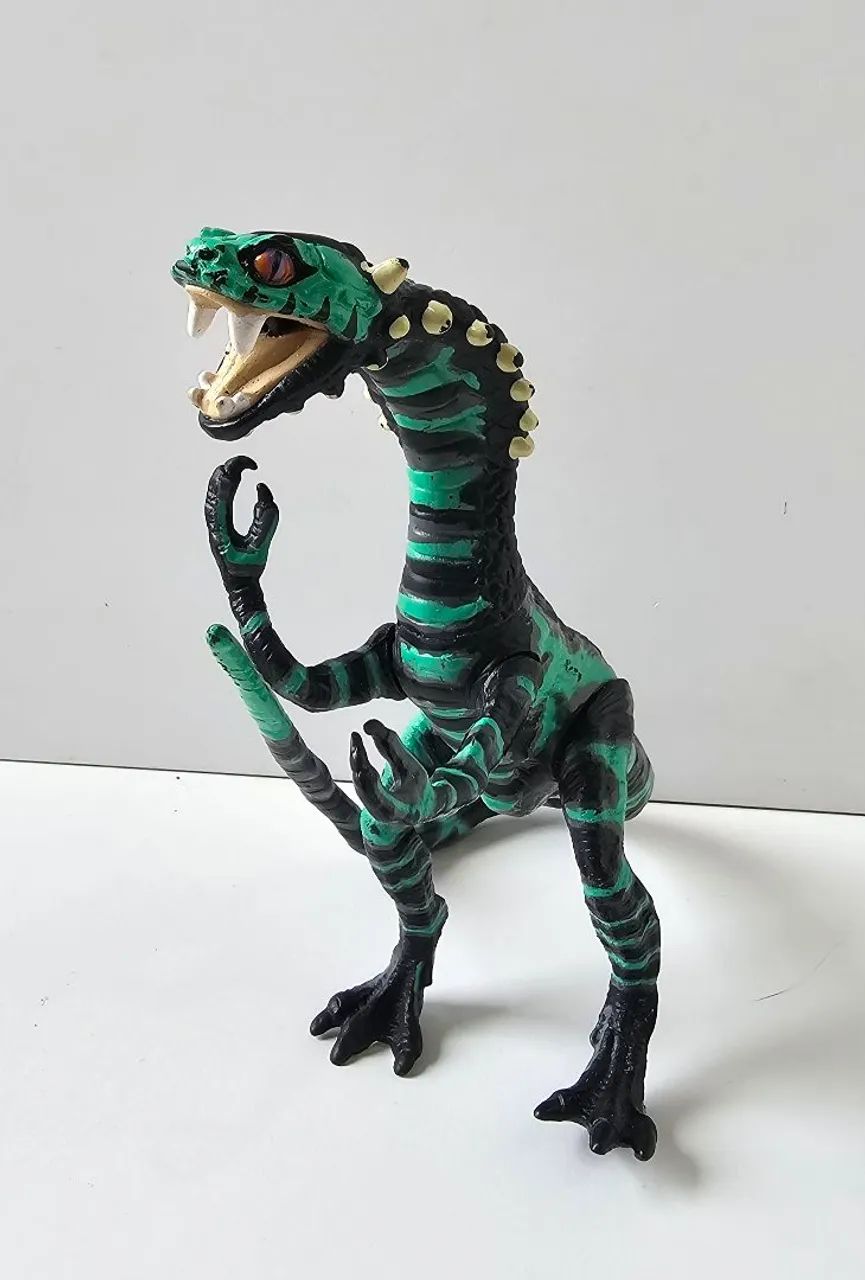 boneco vertigo coleção primal rage playmates