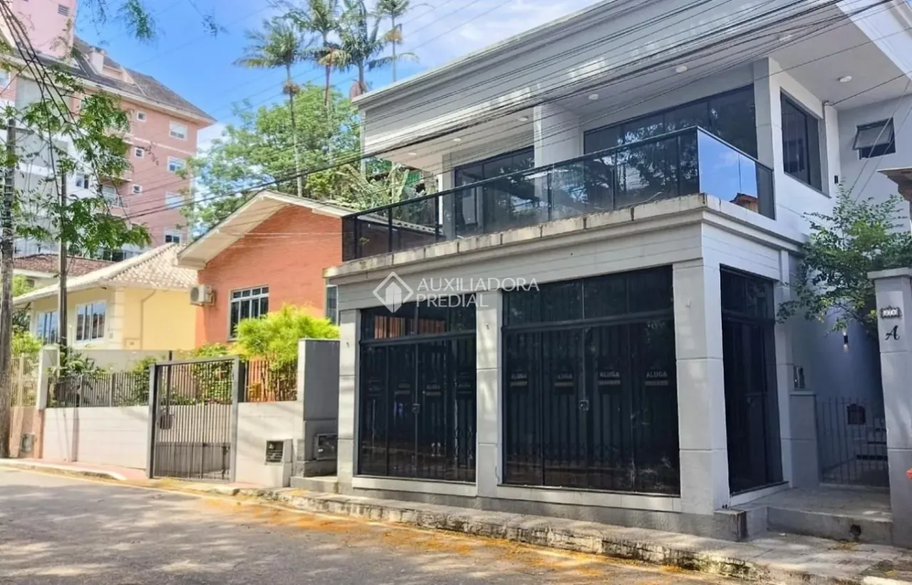 Loft mobiliado na Agronômica, Florianópolis.