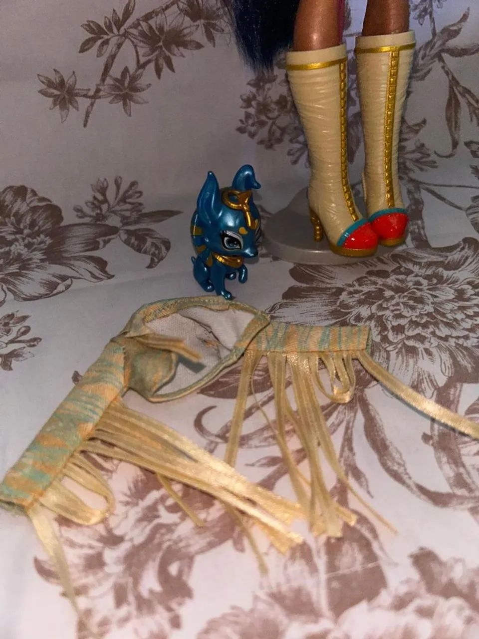 Boneca Monster High Cleo de Nile Básica 3° Geração  - Foto 4