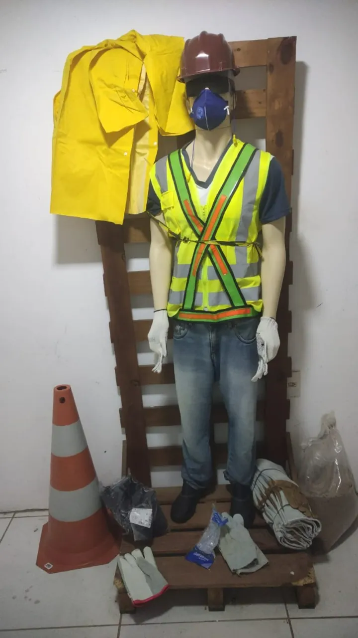 VENDE KIT DE EPI'S PARA SERVENTE PEDREIRO OU OUTRO TRABALHADOR