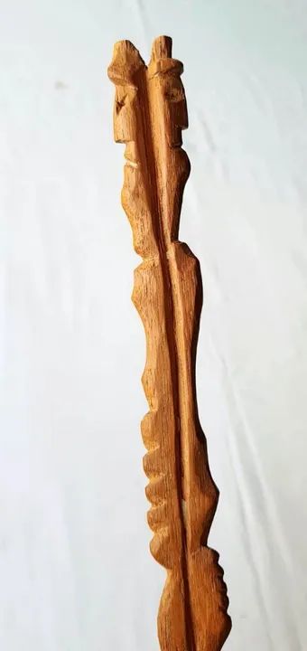 Peça Decorativa em Madeira Entalhada - Altura 39 cm - Usado - Foto 5