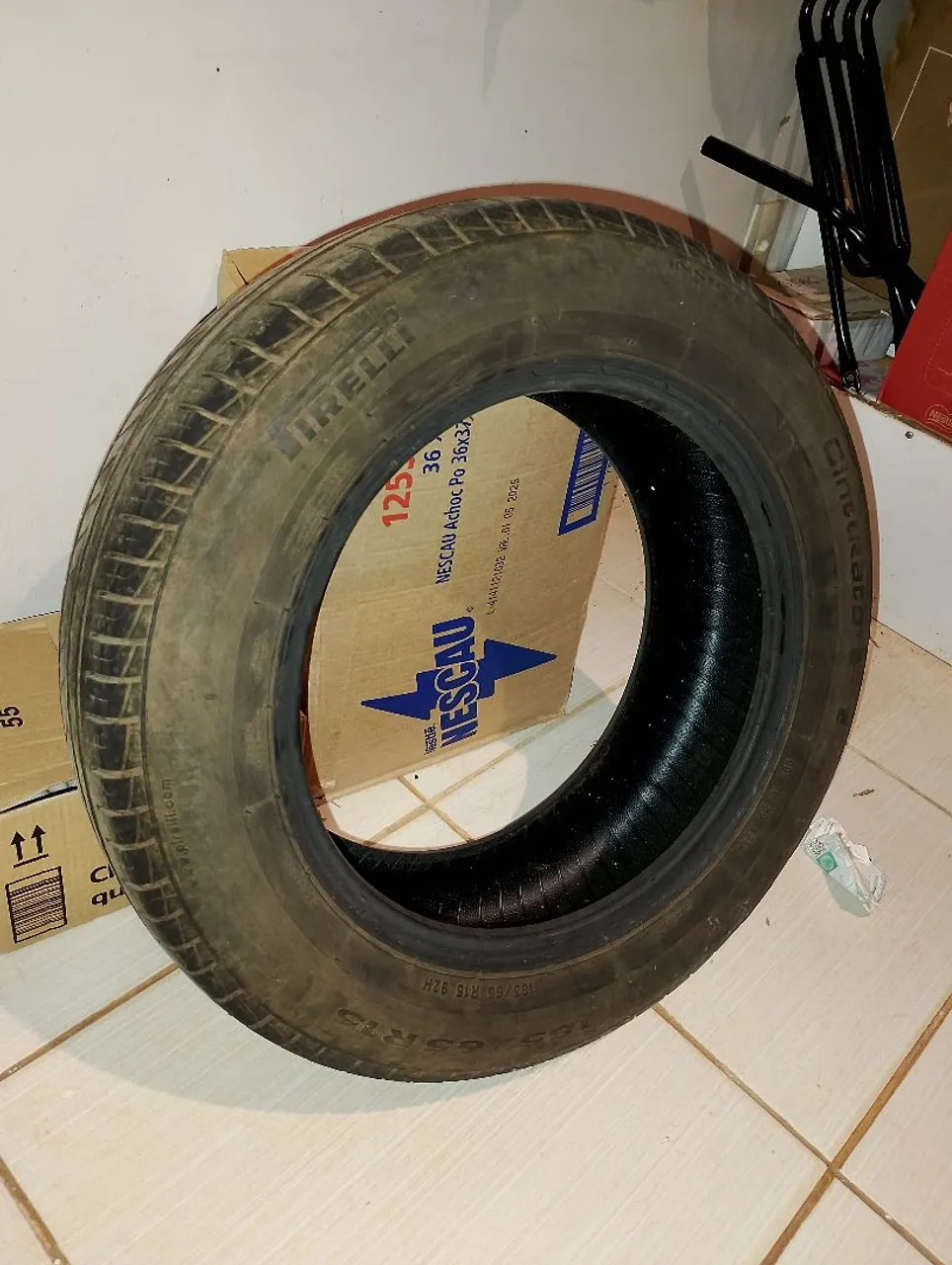 Vendo pneu usado