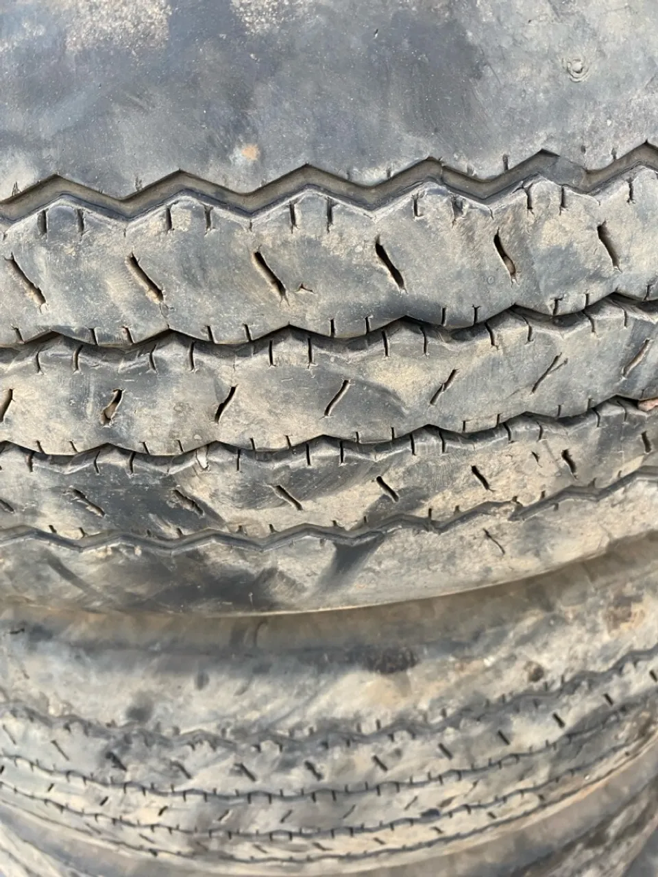 Pneus 215/17.5