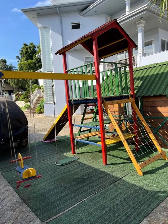 Playground usado, super novo!