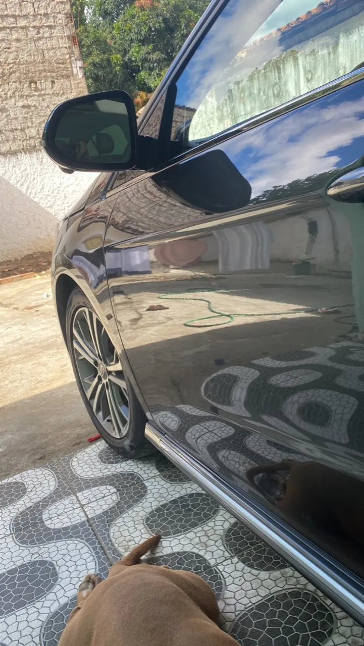 Carro com garantia de fábrica