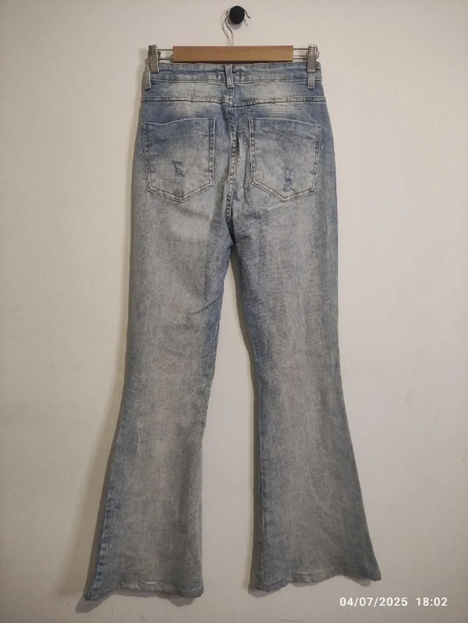Calça Jeans Lavada Destroyed Flare Cintura Alta  - Foto 2