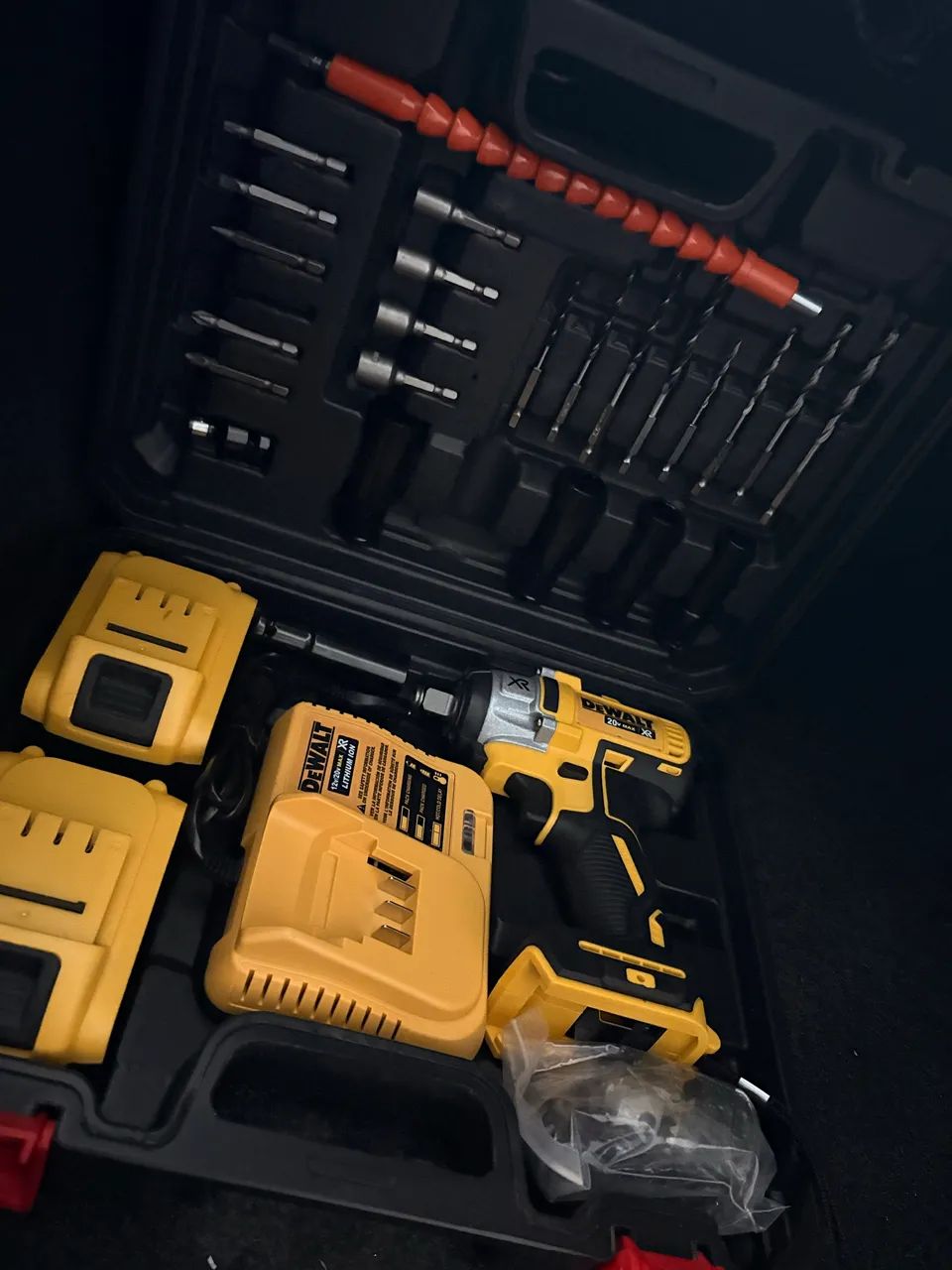 have de Impacto / Parafusadeira DeWalt XR 20V + Kit Completo - Foto 3