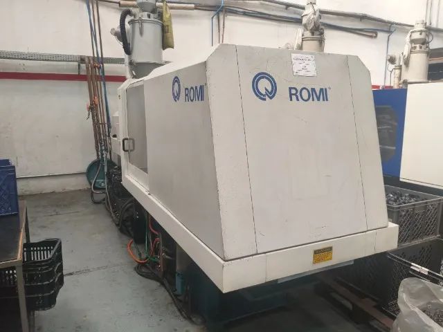 INJETORA DE PLASTICOS ROMI PRIMAX 100 R ANO 2002