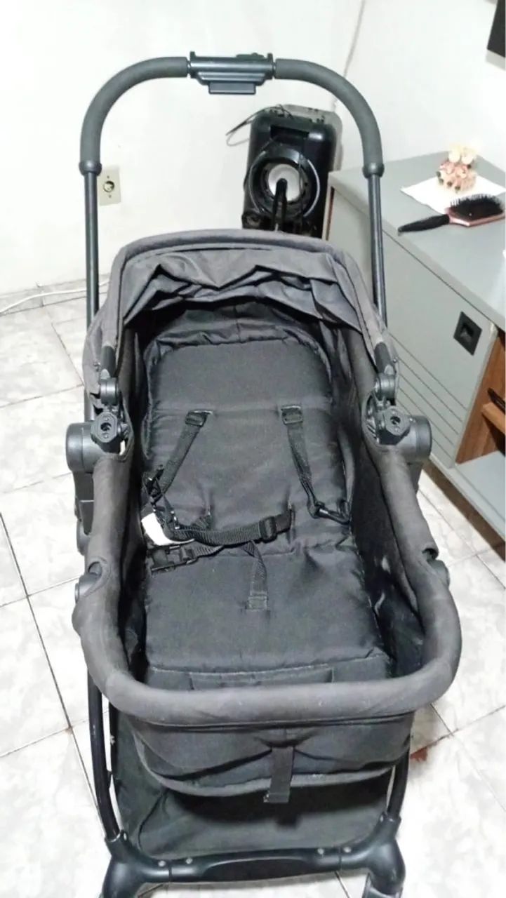 Carrinho de Bebê - Usado em Ótimo Estado