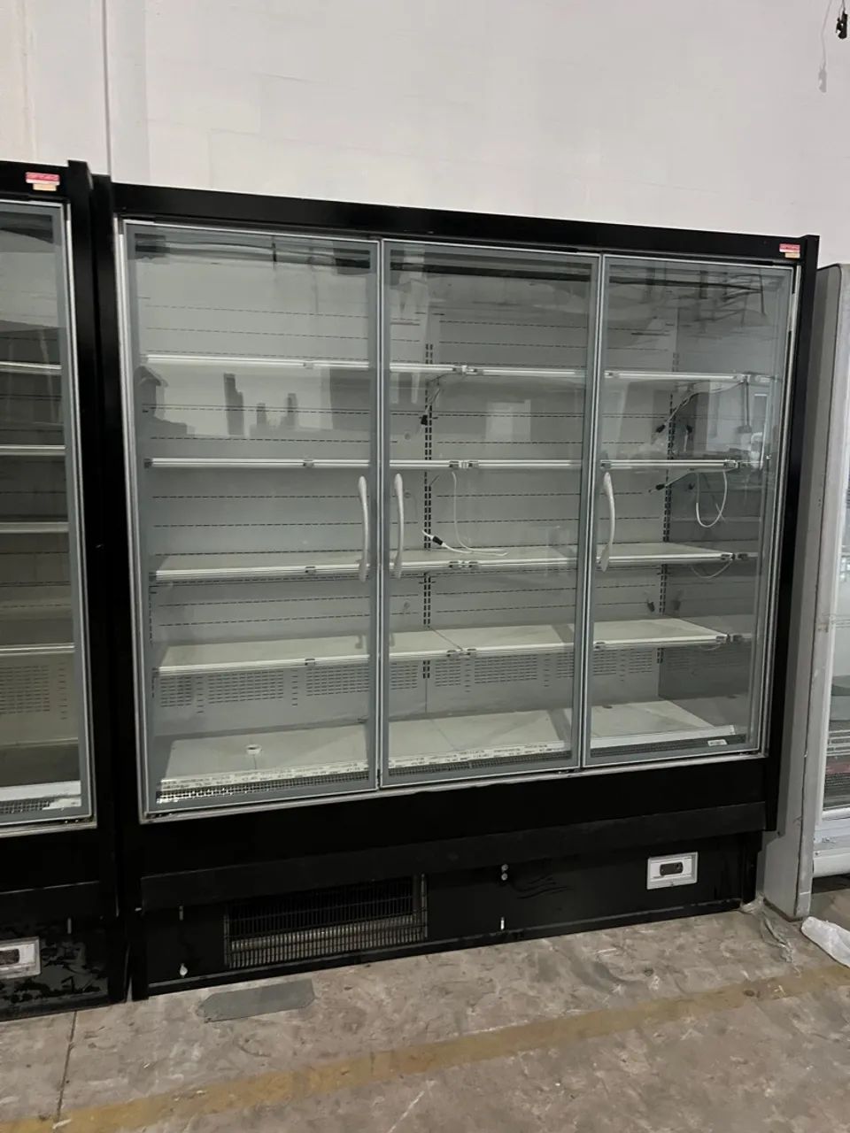 Balcões refrigerados Arneg 3 e 4 portas novo 