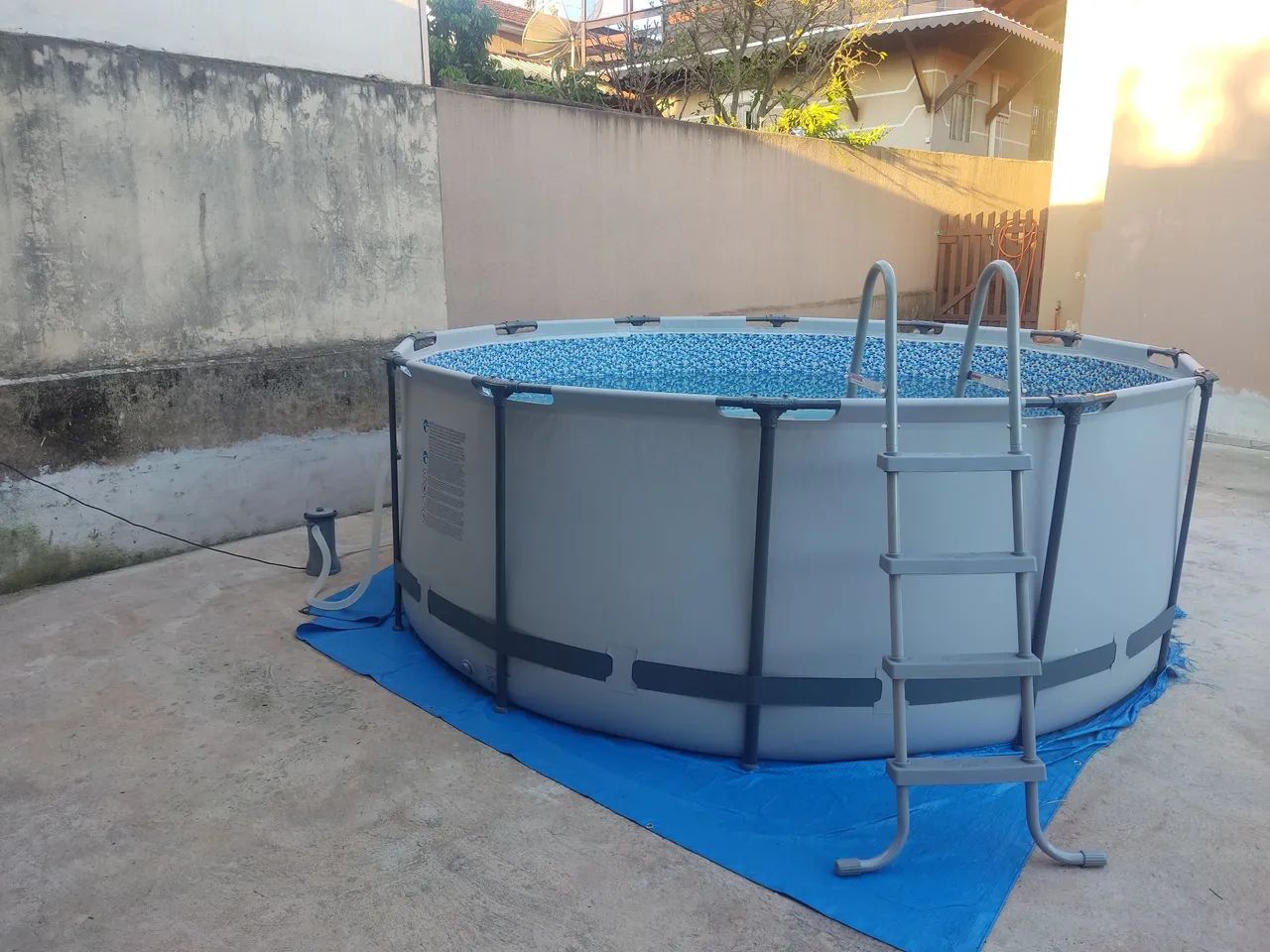Piscina Inflável para Adultos e Crianças