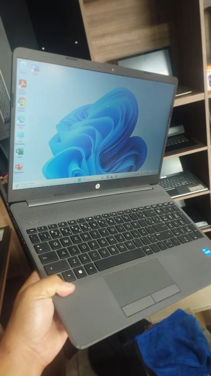 Notebook Hp i3 semi novo com ssd (rapido)