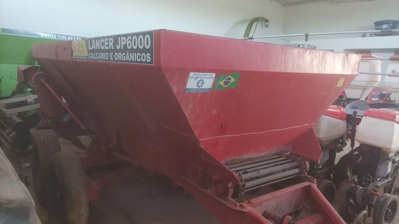 Espalhador de Calcário e Orgânicos Lancer JP6000 5 estrelas