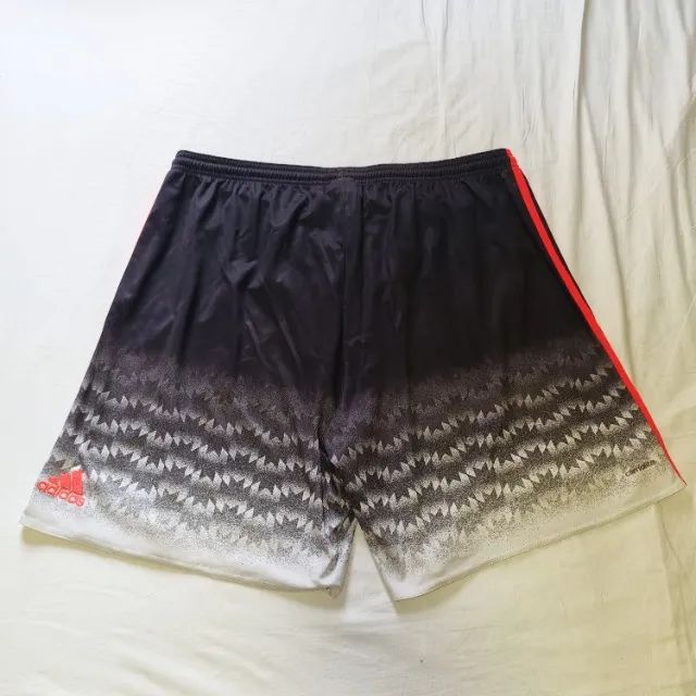 Calção Adidas Manchester United - Foto 2