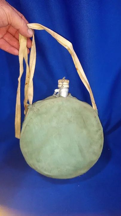 ANTIGO CANTIL MILITAR 