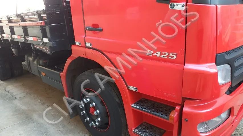 MB ATEGO 2425 ANO 2012 CARROCERIA 8,5M - Foto 2