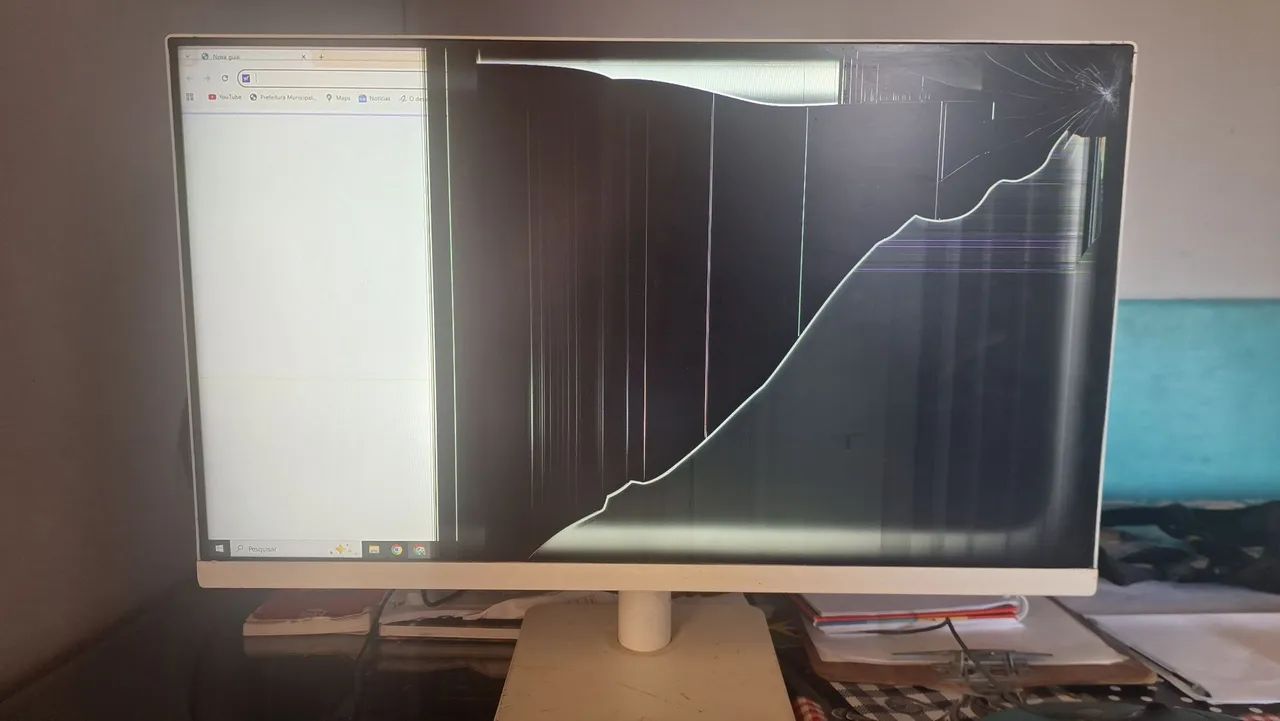 Monitor LG Branco com tela pra conserto  - Foto 4