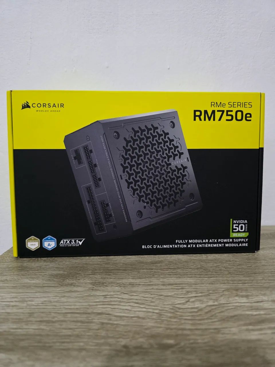 Fonte Modular Corsair RM750e Nova Na caixa
