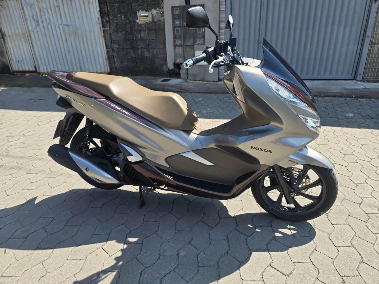 PCX Dlx 150 ano 2022