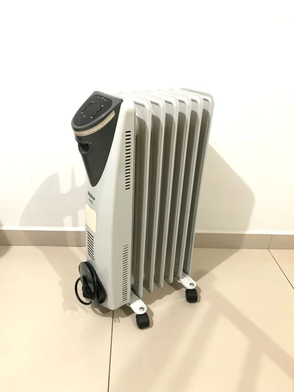 Aquecedor Philco a óleo 