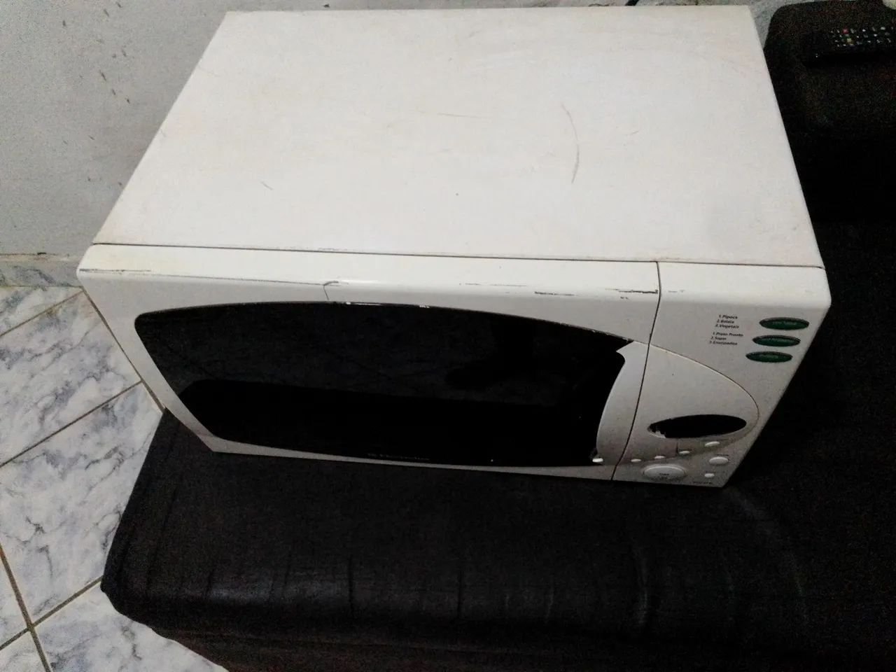 Microondas Eletrolux 220v - Foto 4