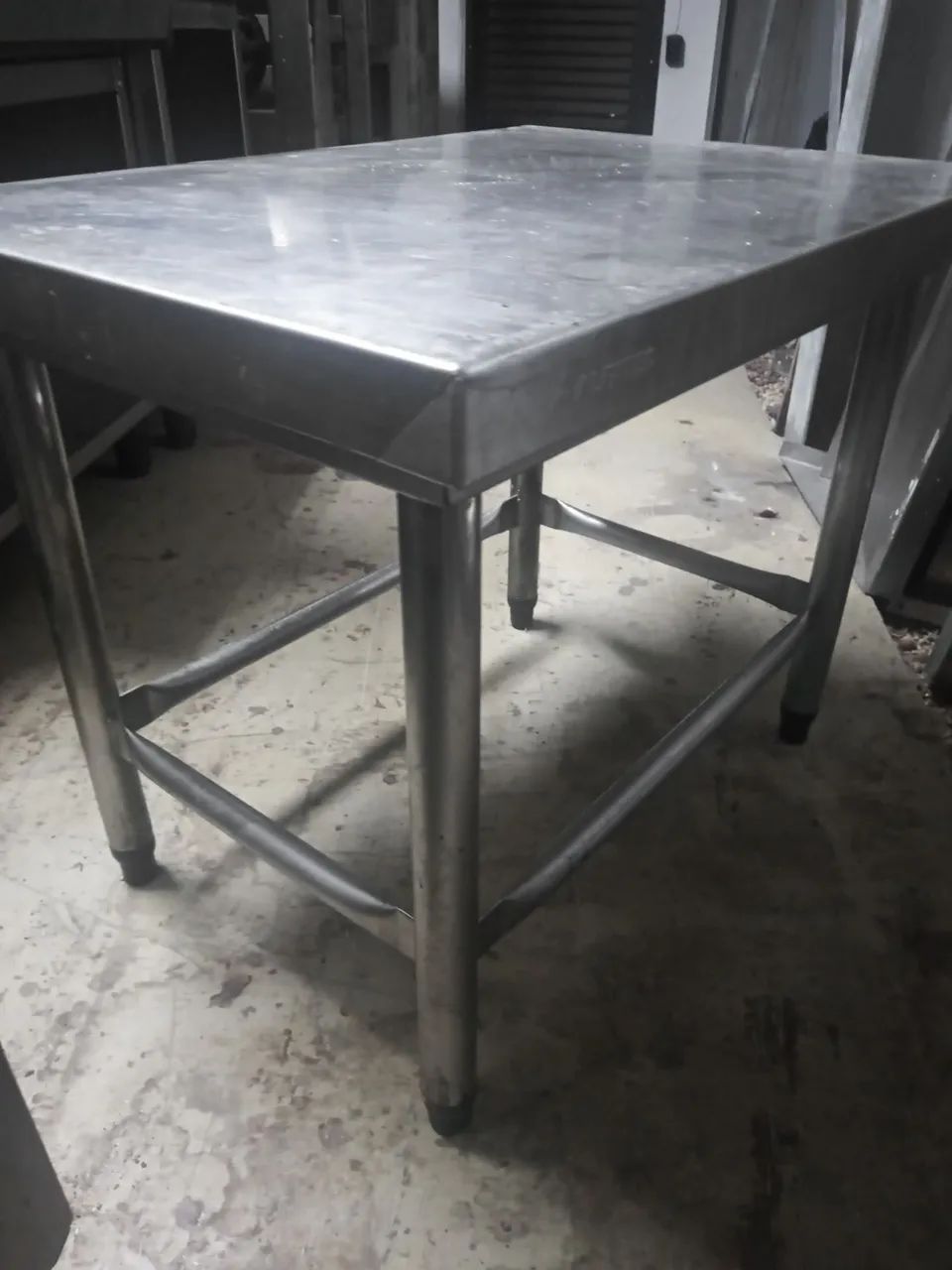 Mesa apoio anão inox marca Alfatec - Foto 3