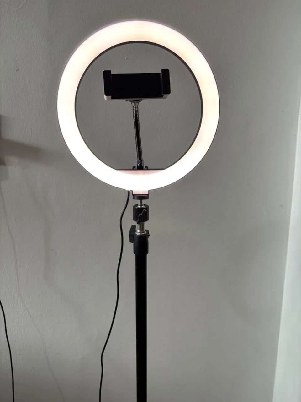 Ring Light LED 8 Polegadas com Tripé 2,10m + Suporte para Celular