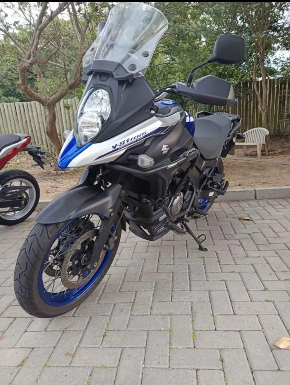 Suzuki DL 650xt V-strom 2024