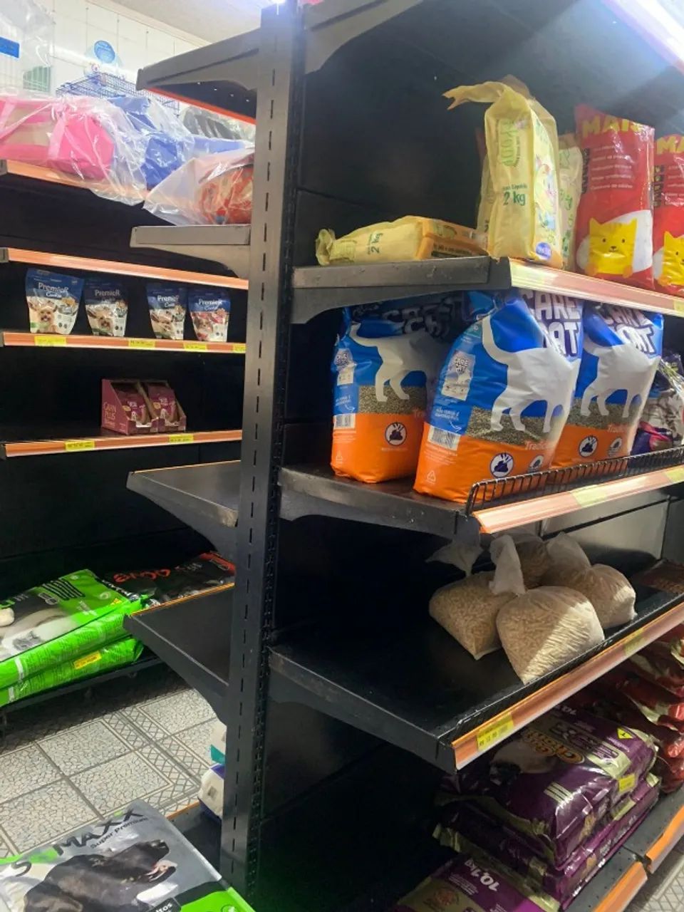 Conjunto de gôndolas para loja/mercado - Foto 4