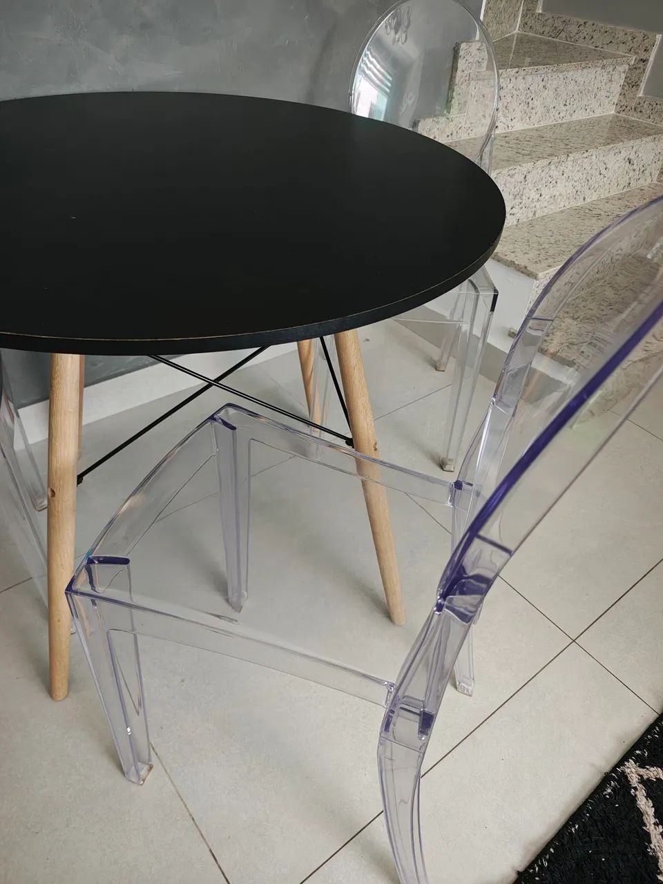 Conjunto de mesa com 3 cadeiras de acrílico  - Foto 3